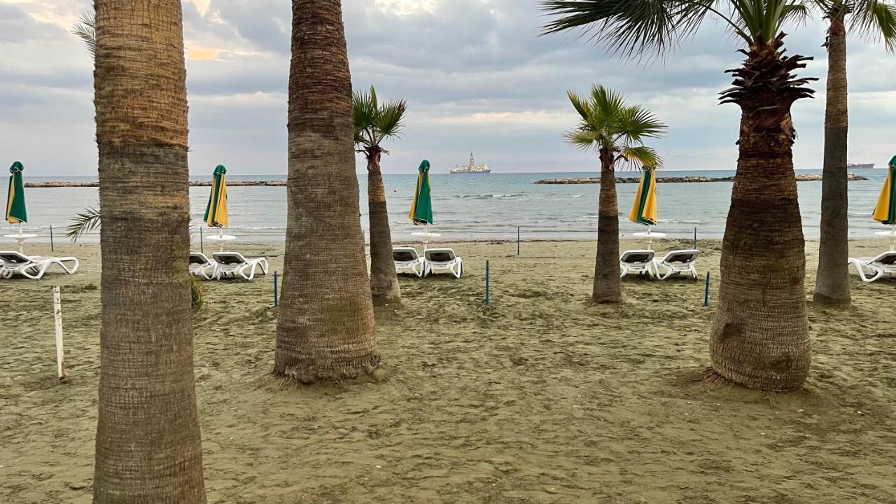 Beachfront Villa - Dasaki Larnaca Extérieur photo